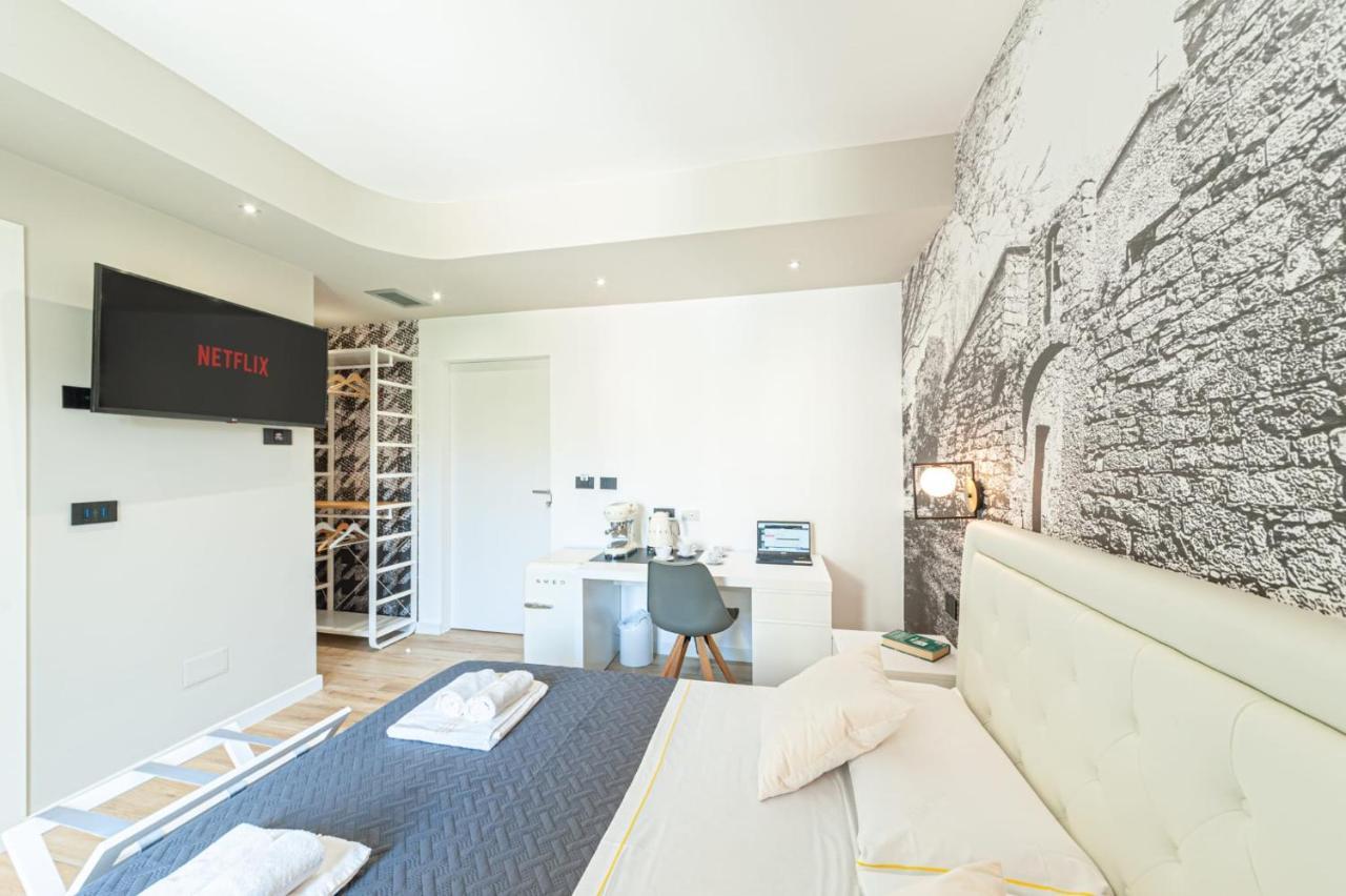 Eleonore Elegant Rooms 卡利亚里 外观 照片